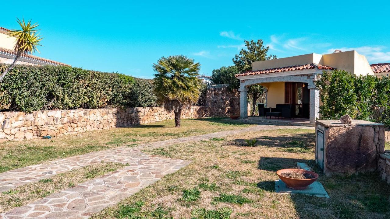 Villetta Con Giardino A Budoni Exterior photo